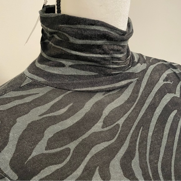 NWT Express sheer mock neck top - Picture 2 of 8